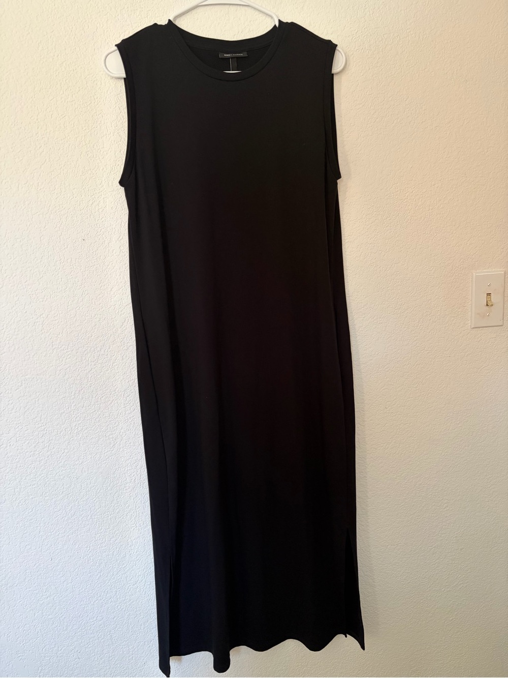 Sleeveless Black Midi Dress with Crew Neck - Unbranded